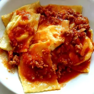 Ravioli al ragù