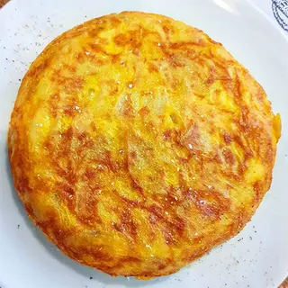 Tortilla de patatas con picadillo asturiano para 4-5 pax