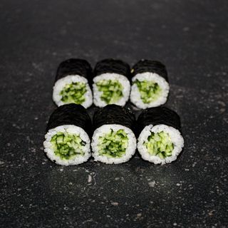 Макі з огірком