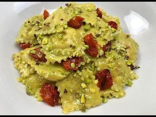 Ravioli di crema e pistacchio