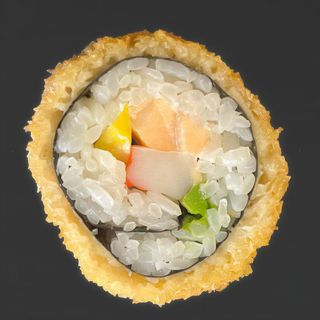 190-Uramaki Frito De Salmón, Aguacate, Surimi Y Mango (6 Uds.)