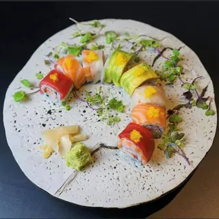 Uramaki arcoíris (4 uds.)