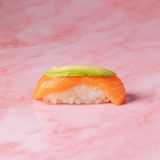 Nigiri Salmón & Aguacate (2 uds)