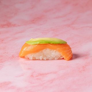 Nigiri Salmón & Aguacate (2 uds)