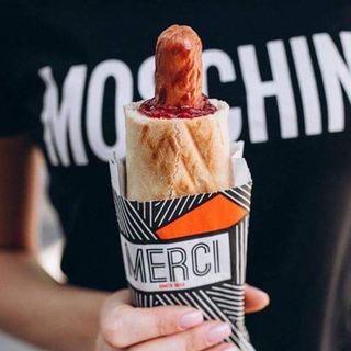 Хот-дог Баварський з сиром