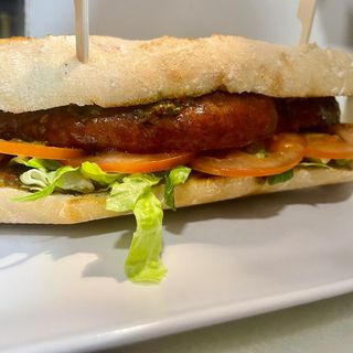 Choripan  con Chimichurri Criollo