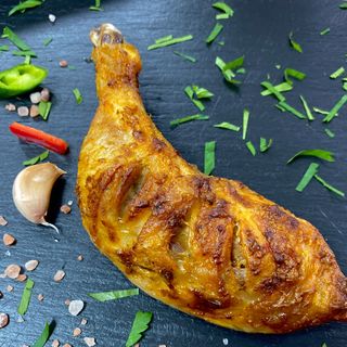 Pulpa pui cu os la cuptor