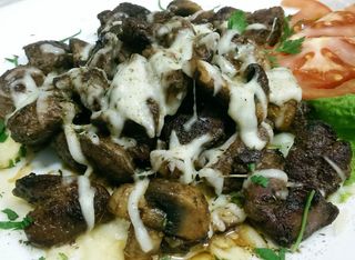 Пилешки дробчета с гъби и кашкавал (450г)