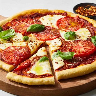 Super Oferta Pizza (28 Cm.) Con Patatas Y Bebida