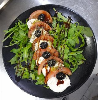 Ensalada Capresse Di Búfala