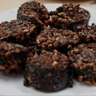 Morcilla De Burgos Frita Con Pimientos Caramelizados