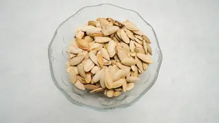Semenka bela pecena