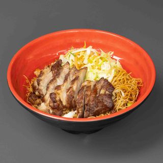 Massa de arroz com Roast Pork