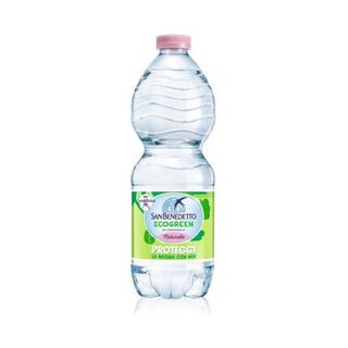 Acqua naturale o gasata