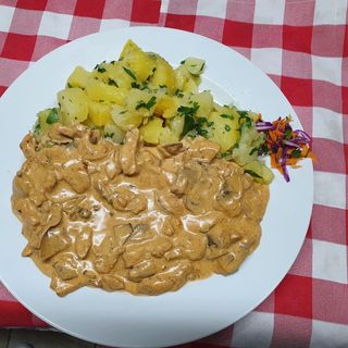 Piept de pui la gratar in sos de ciuperci