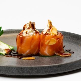 111-Gunkan de Salmón y Queso Crema