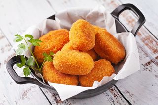 Croquetas De Pollo (10 Uds.) + Patatas