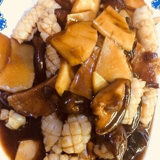 37A. Calamares con bambú y setas