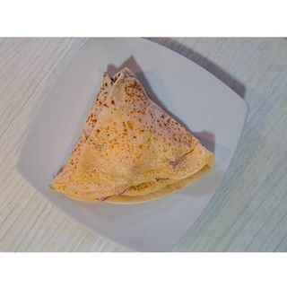 Palačinka sa kulenom, sirom i pilećom salatom