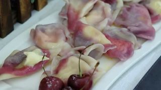 Вареники с вишней и творогом