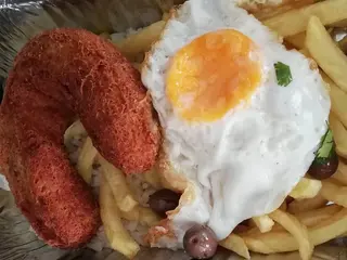 Alheira com ovo