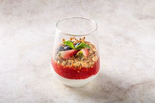 ФЕРМЕРСКИЙ ЙОГУРТ С ГРАНОЛОЙ