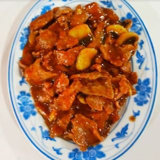 Ternera Con Salsa De Champiñón