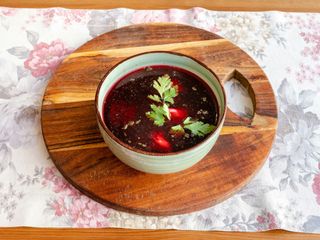 barszcz z uszkami z borowików