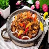 E11 საქონლის ხორცი ქოთანში კარტოფილით