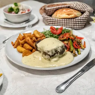 Biftek u gorgonzoli