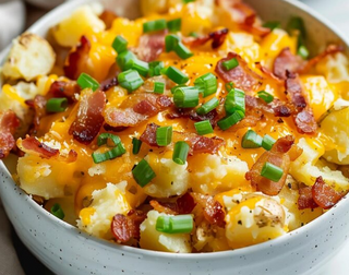 Patatas asadas con bacon y queso gratinado