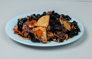 202. Телешко с китайски гъби и бамбук