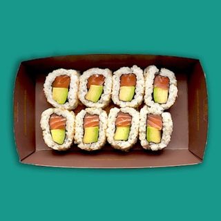 Maki de Salmón y Aguacate