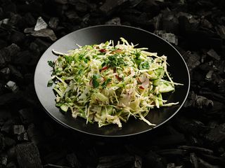 Салат з молодої капусти та редиски (250g)