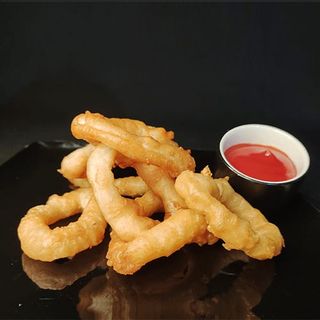 Кільця кальмара з спайсі соусом (120/30г)