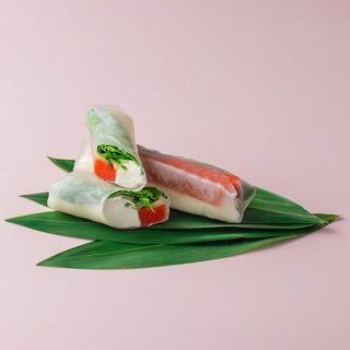 Սփրինգ ռոլլ ապխտած սաղմոնով