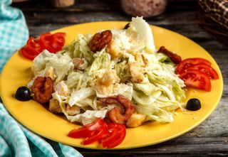 Ensalada de bacon y queso