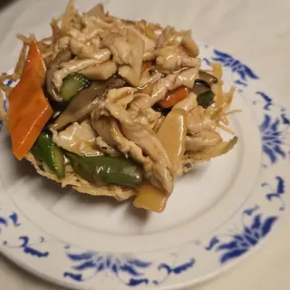 122 Nido di patate con pollo e verdure