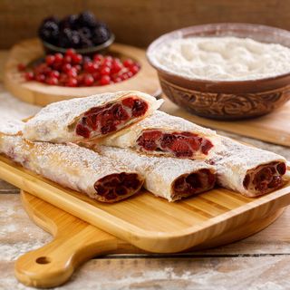 Învârtită cu Vișină 1 buc