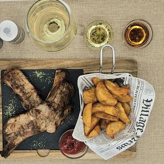 Costițe Heaven's cu cartofi wedges