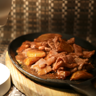 Vitello con patate alla piastra