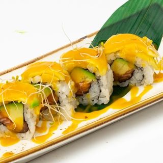 145-Uramaki de Salmón Mango 8 Pzs.
