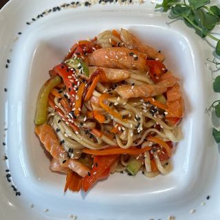 Лапша удон з лососем (250 г) 