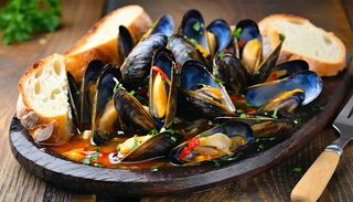 Scoici in sos de vin