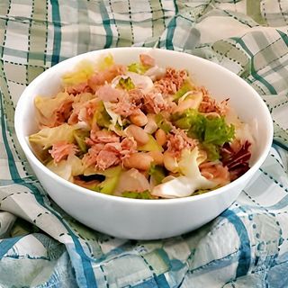 Insalata mista con tonno