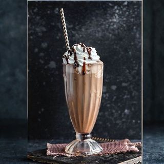 ცივი ყავა ნაყინით & ტოპინგით