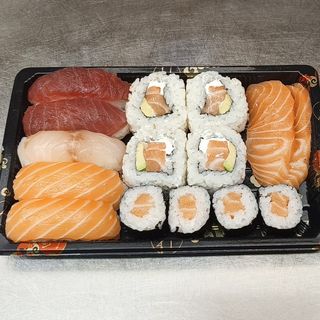 M6. Sushi misti -15 pezzi