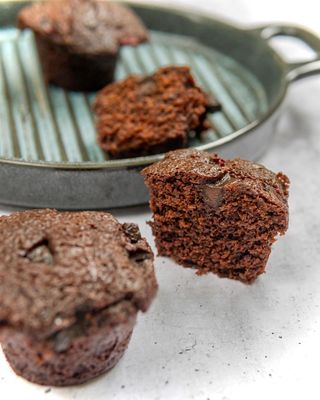 Čokoladni mafin sa višnjama 3 komada