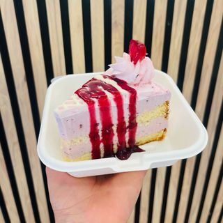 Cassata De Frutos Rojos (Porciòn)