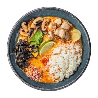 Суп Том ям пряний карі з куркою